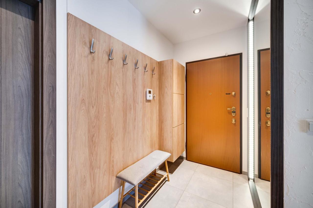 Greenwood With Terrace - Neptun Park By Oneapartments 格但斯克 外观 照片